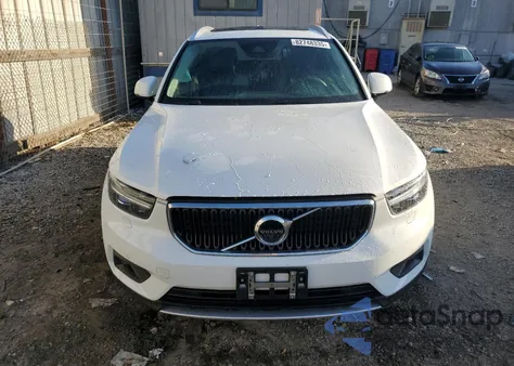 2019 Volvo Xc40 T4 Momentum z USA, uszkodzony, nr VIN YV4AC2HK4K2154423